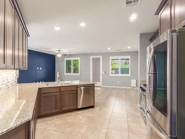 6644 Seahorse Reef St — Photo 11