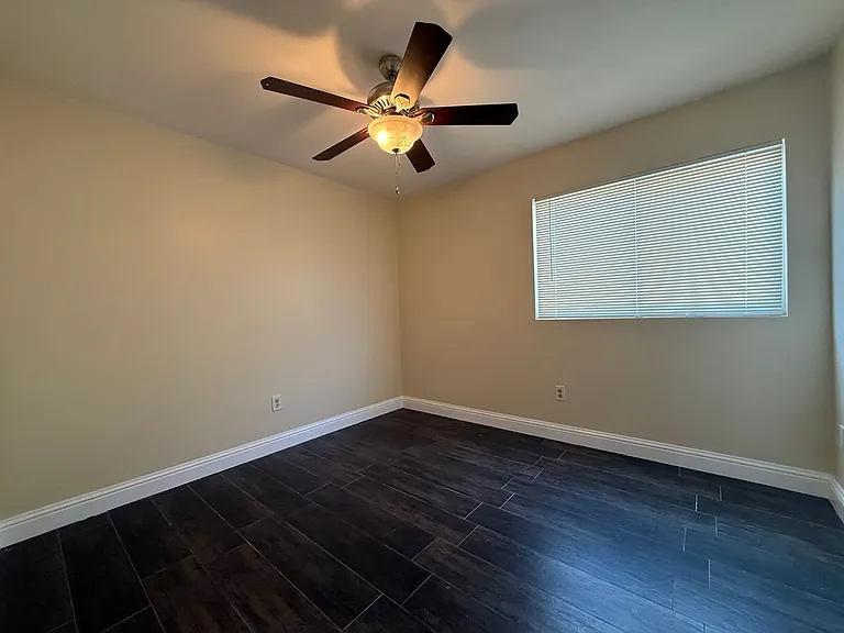 419 Sierra St — Photo 13