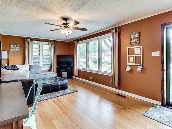 5th image of 1115 Greenridge Dr NW