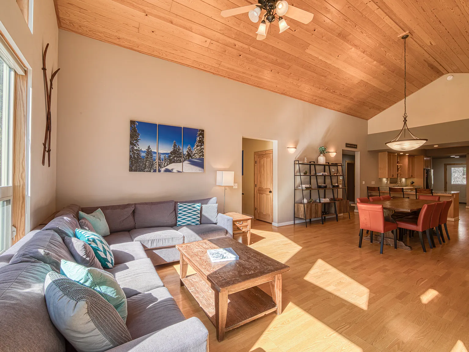 3 bed, 2340 sqft, $6,000 — Photo 2