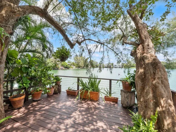 4905 SW 71st Pl, Miami, FL 33155