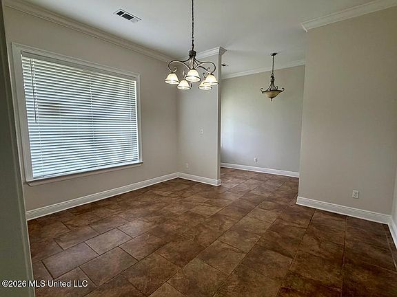 5th image of 8 Jennie Ln