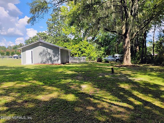 4th image of 204 SW GRANADA Lane