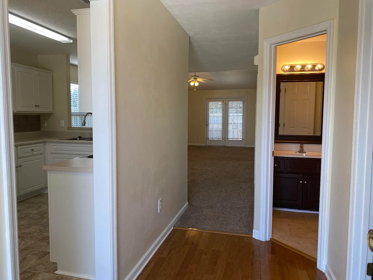 2 bed, 2.0 bath, 1092 sqft, $1,375 — Photo 2