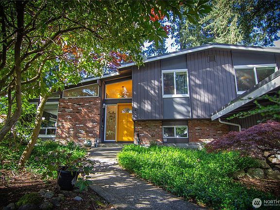 3rd image of 4616 62nd Avenue W