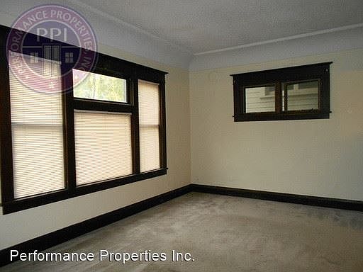 4th image of 423 SE 28th Ave #3463988