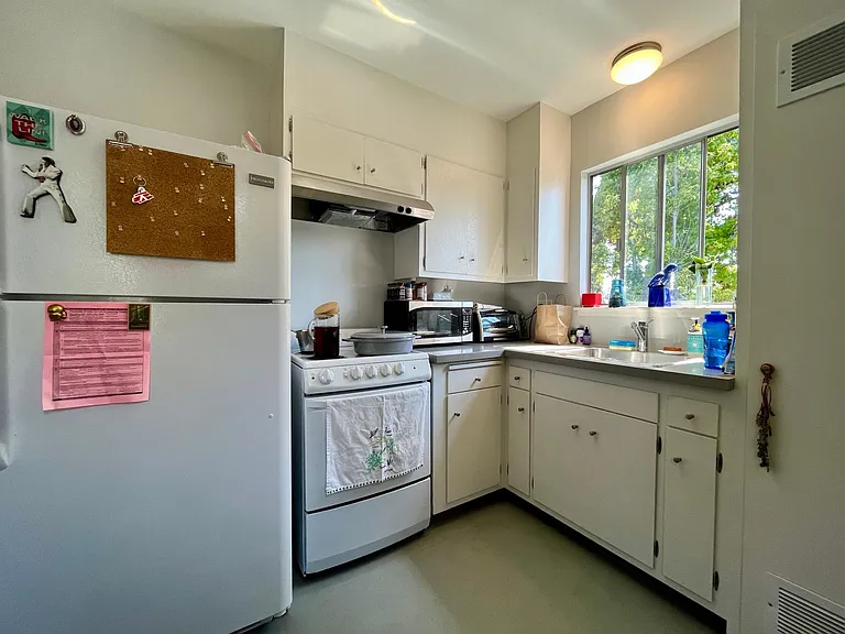 1612 Hopkins St #3 — Photo 8