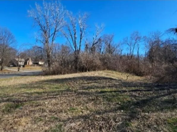 18729 E 13th Terrace Ct N, Independence, MO 64056