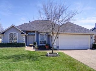 310 Regensburg Ln, College Station, TX 77845