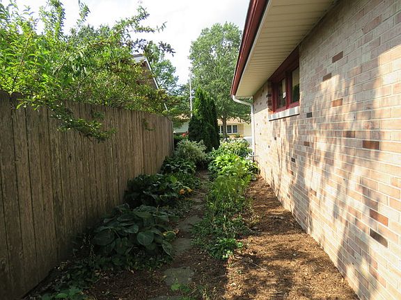 5th image of 1105 E Mumford Dr