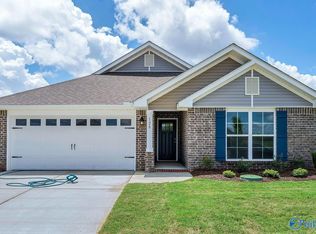 120 Sidney Ruth Dr, New Market, AL 35761