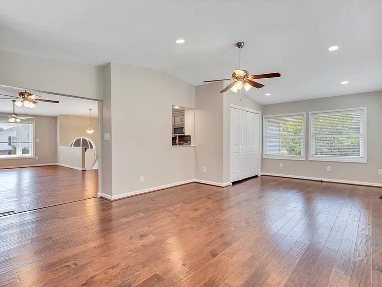 1905 Summerfield Dr — Photo 12