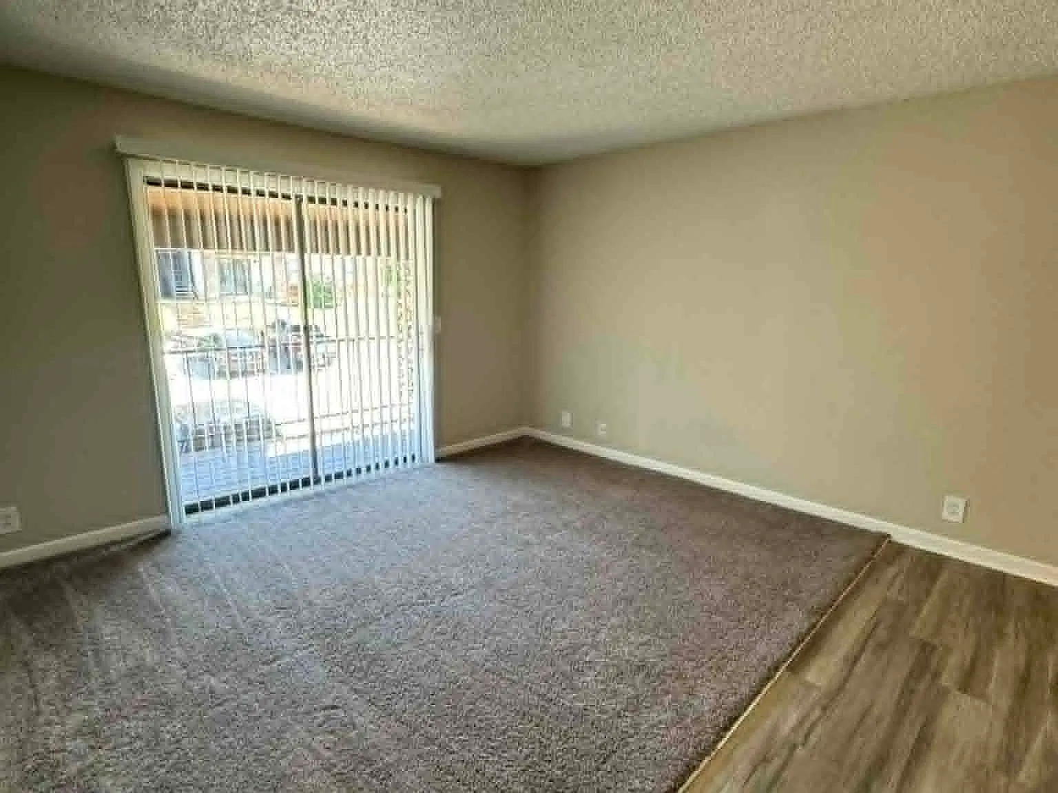 1 bed, 630 sqft, $950 — Photo 2