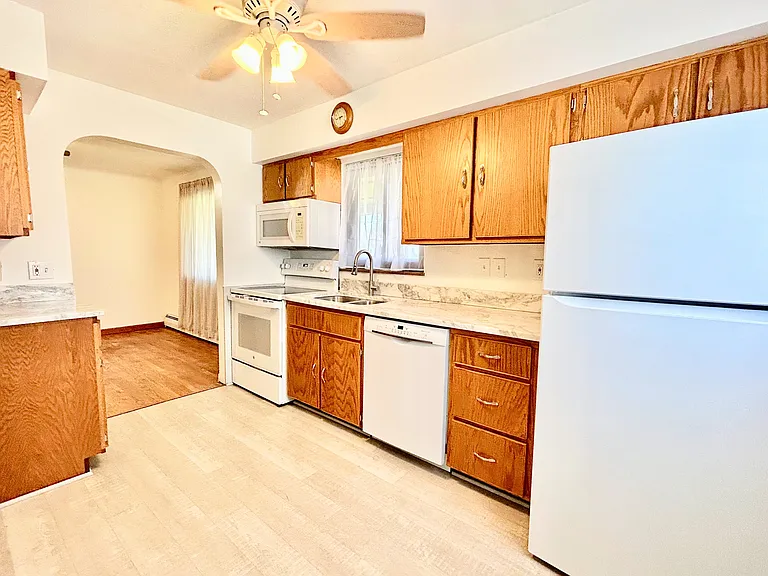 7716 Kenilworth Ave — Photo 13