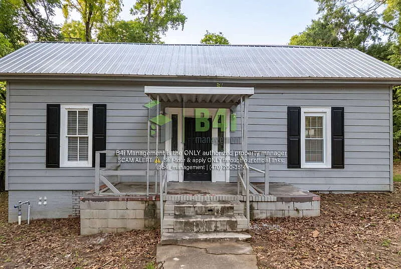 3 bed, 1.0 bath, 1434 sqft, $1,095 — Photo 3