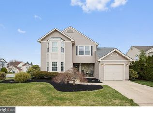 8 Ann Dr, Mount Laurel, NJ 08054