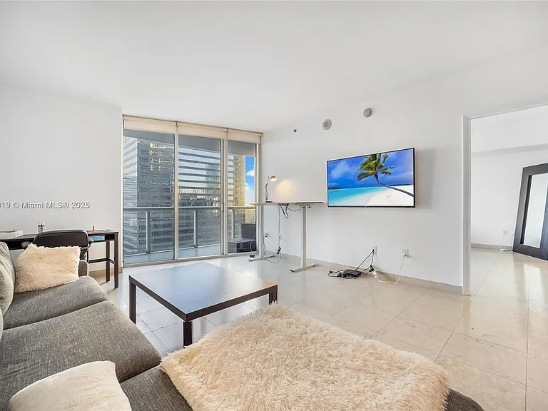 495 Brickell Ave — Photo 4