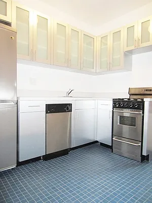 Rented by City Connections Realty | media 17