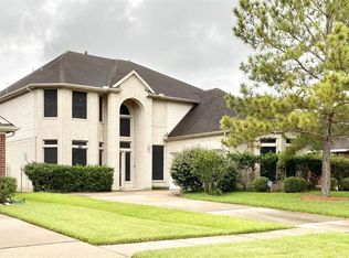 511 Colony Lake Estates Dr, Stafford, TX 77477