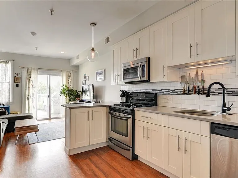116 Ogden Ave #1A — Photo 5