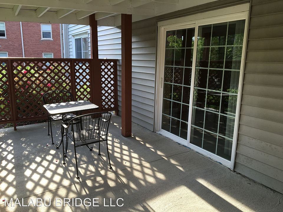 1st image of 828 Malabu Dr APT 102