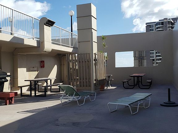 3rd image of 1925 Kalakaua Ave APT 2406
