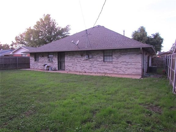 3rd image of 4920 NW 26th St