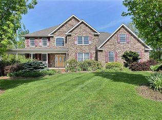 124 Cherry Canyon Dr, Stroudsburg, PA 18360