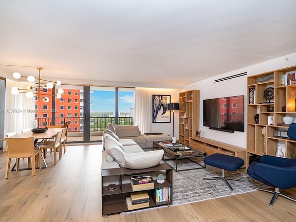 4th image of 1581 Brickell Ave APT 1606