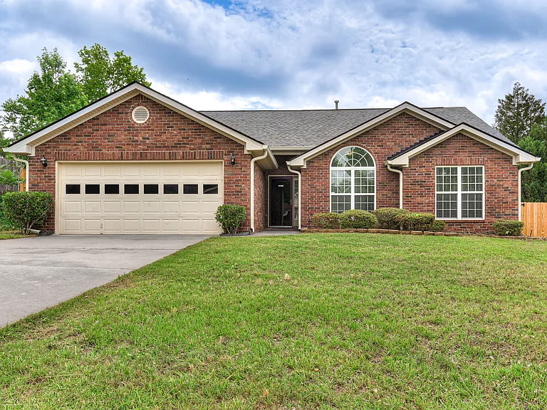 4452 Country Glen Cir — Photo 1