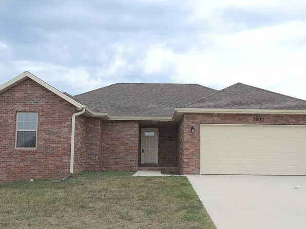 3800 W Riley Street, Bolivar, MO 65613