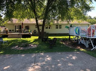 41 Guinevere Dr, Rochester, IL 62563