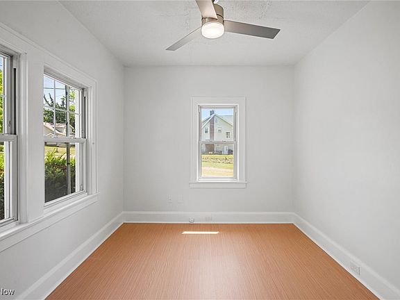 4th image of 205 Lowell Ave