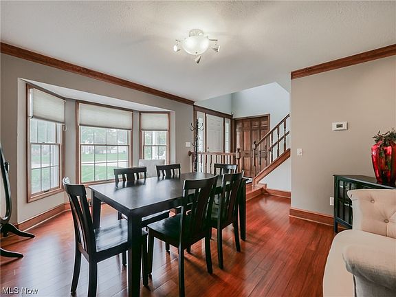 4th image of 33401 Chatham Dr