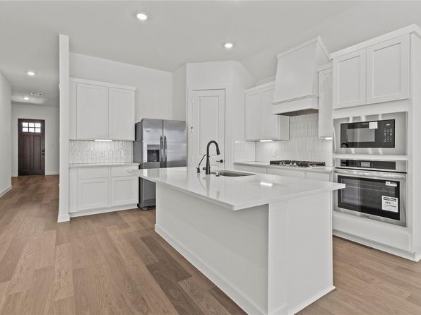 4009 Pear Tree Way