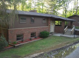 995 Old Point Rd, Saint Albans, WV 25177