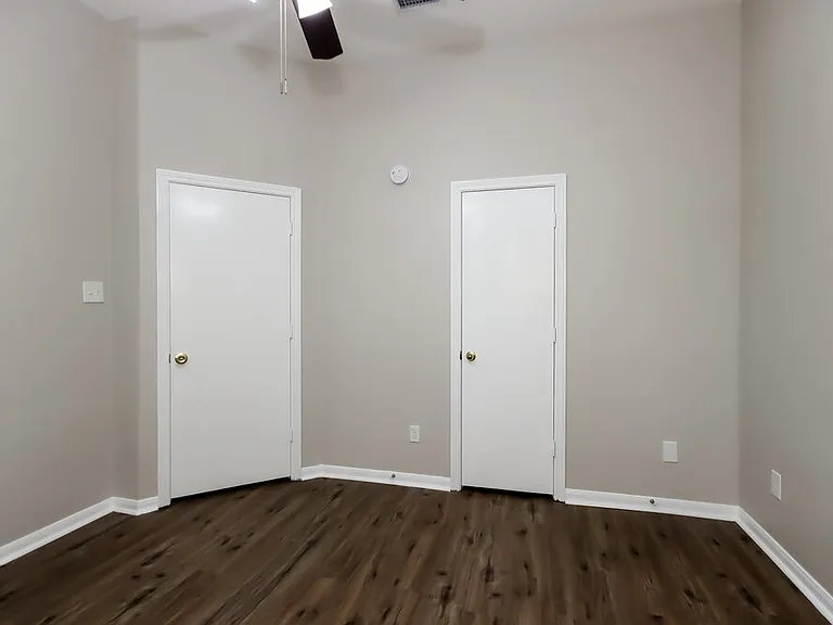 4010 Hunnington Dr — Photo 10