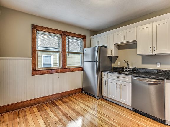 4th image of 29 William St Unit 29