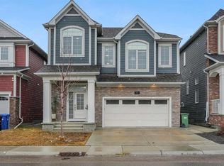 17 N Yorkstone Way SW, Calgary, AB T2X 4K6