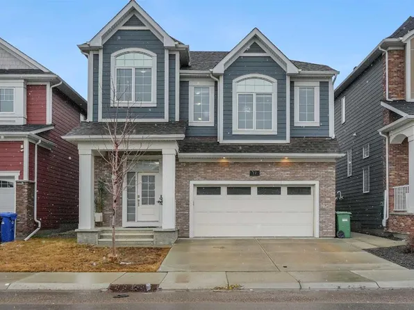 17 N Yorkstone Way SW, Calgary, AB T2X 4K6