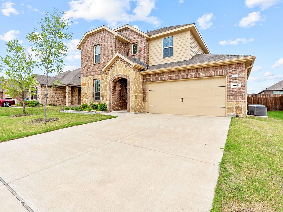 1st image of 606 Rawhide Way