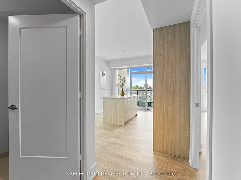 858 Dupont St #304 — Photo 9