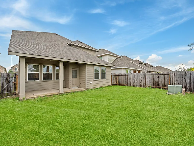 13826 Andover Park Dr — Photo 4