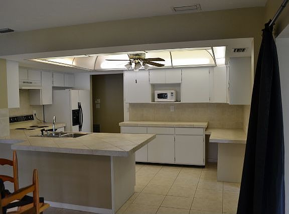 5th image of 404 Leeland Heights Blvd E
