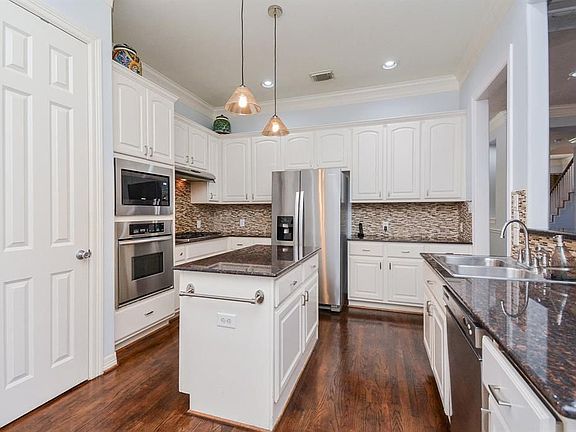 4th image of 3206 E Park At Beverly Hls