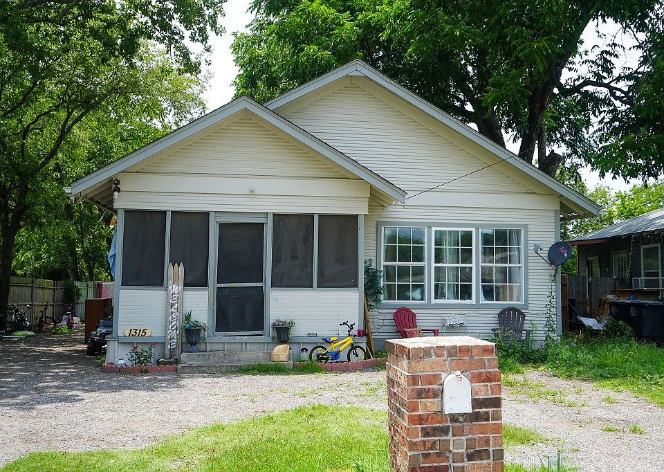 1st image of 1315 N Brazos Ave