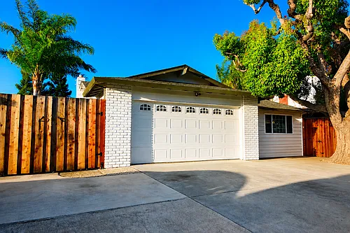 3022 Fairfax Ave Photo 1