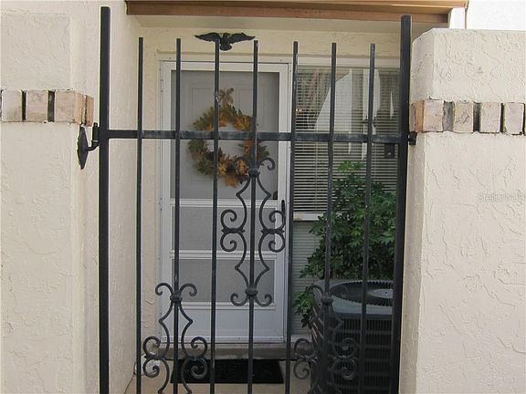 3rd image of 196 Balfour Dr #4