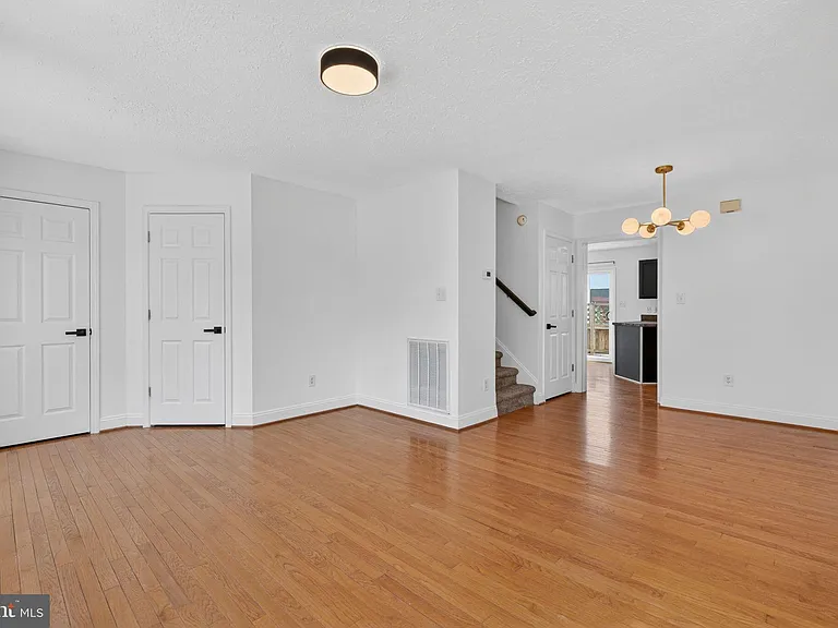 1609 Airport Ave — Photo 11