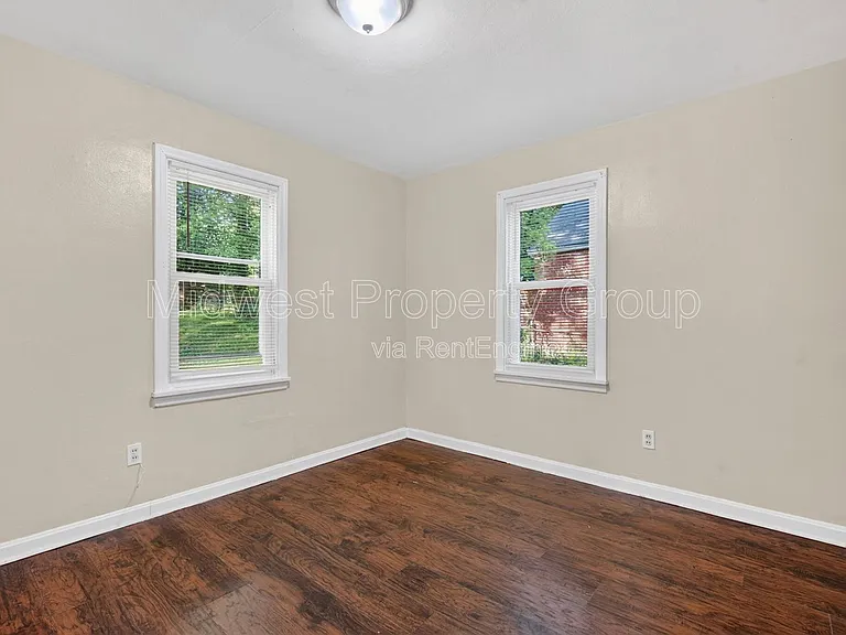 224 S Harvey Ave — Photo 9